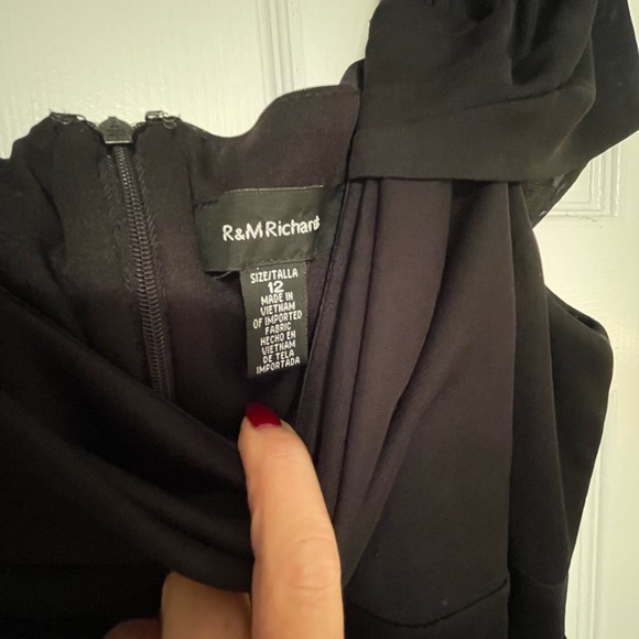 Full Length, Scoop Neck with Cap Sleeves Dress - Picture 2 of 4